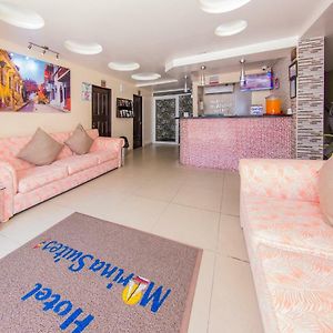 Hotel Marina Suites